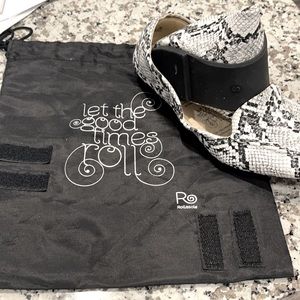 Rollasole©️size small snake skin flats